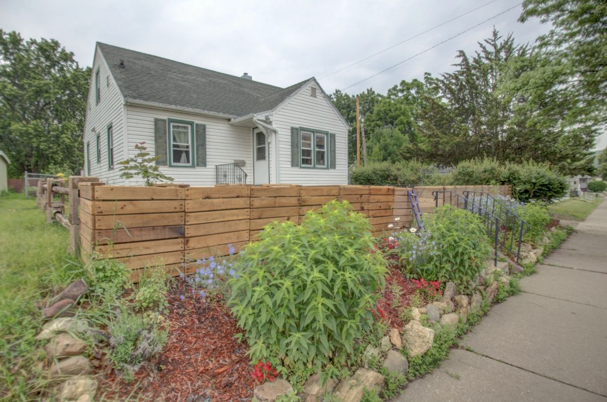 La Crosse Home, WI Real Estate Listing