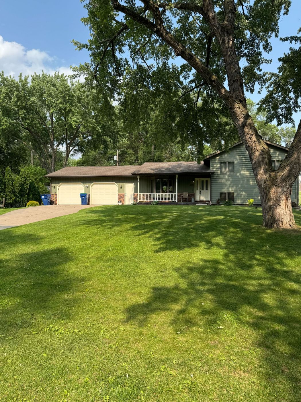 Onalaska Home, WI Real Estate Listing