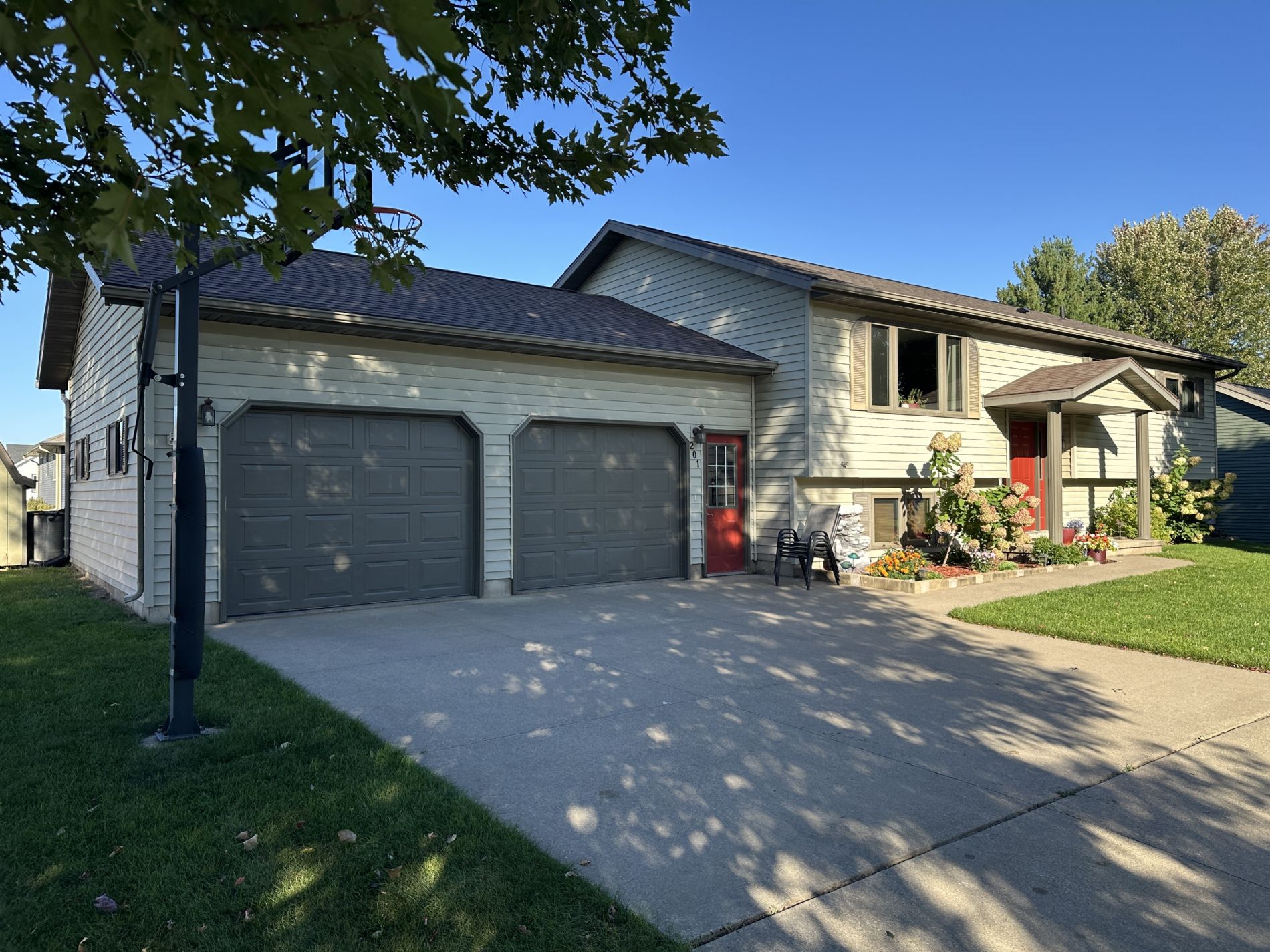 Bangor Home, WI Real Estate Listing