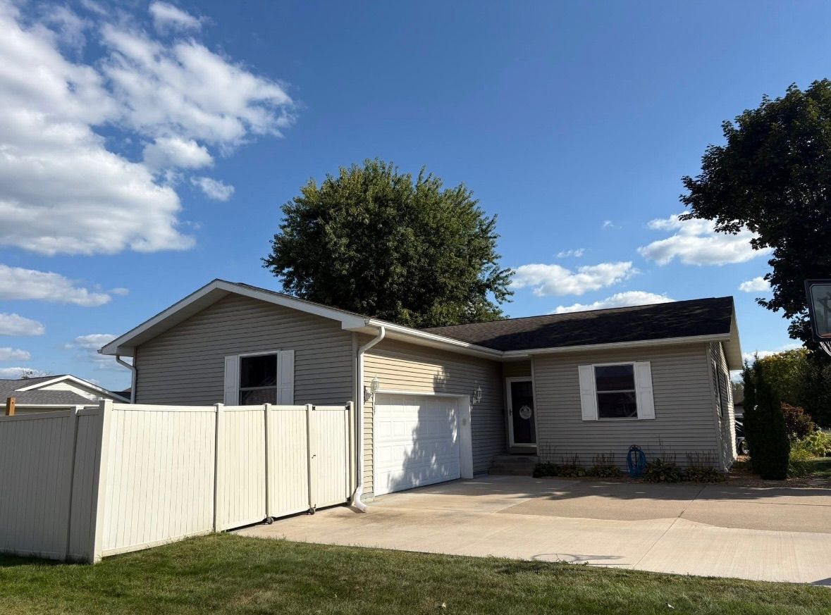 West Salem Home, WI Real Estate Listing