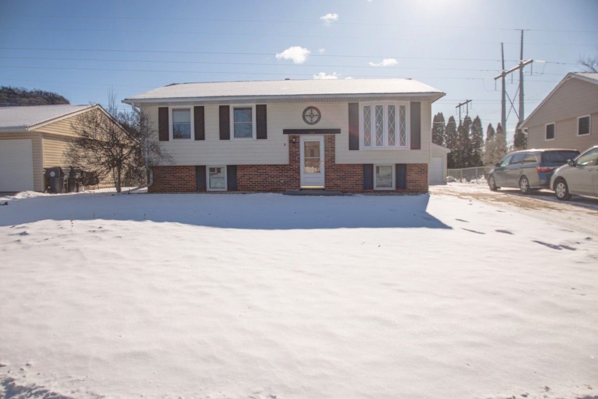 La Crosse Home, WI Real Estate Listing